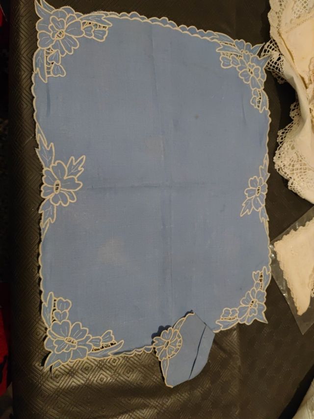 Mantel y servilletas. Hilo.