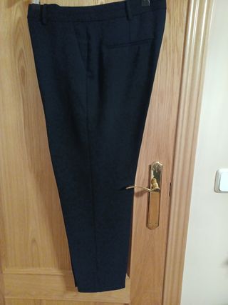 Pantalón negro vestir mango de segunda mano por 20 EUR en Madrid en WALLAPOP