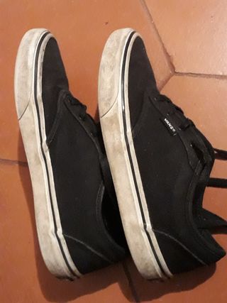 vans negras usadas