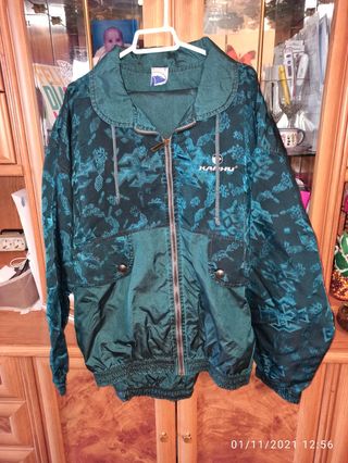 Chándal mujer KARHU, T\\/M prácticamente nuevo de segunda mano por 10 EUR en  Móstoles en WALLAPOP