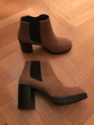 Botines Pull\u0026amp;Bear de segunda mano por 16 EUR en Madrid en WALLAPOP