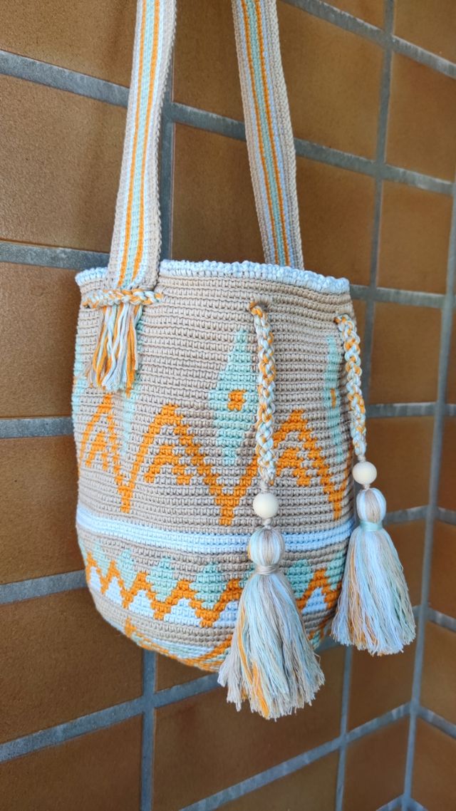 Bolsos estilo Wayuu hechos a mano