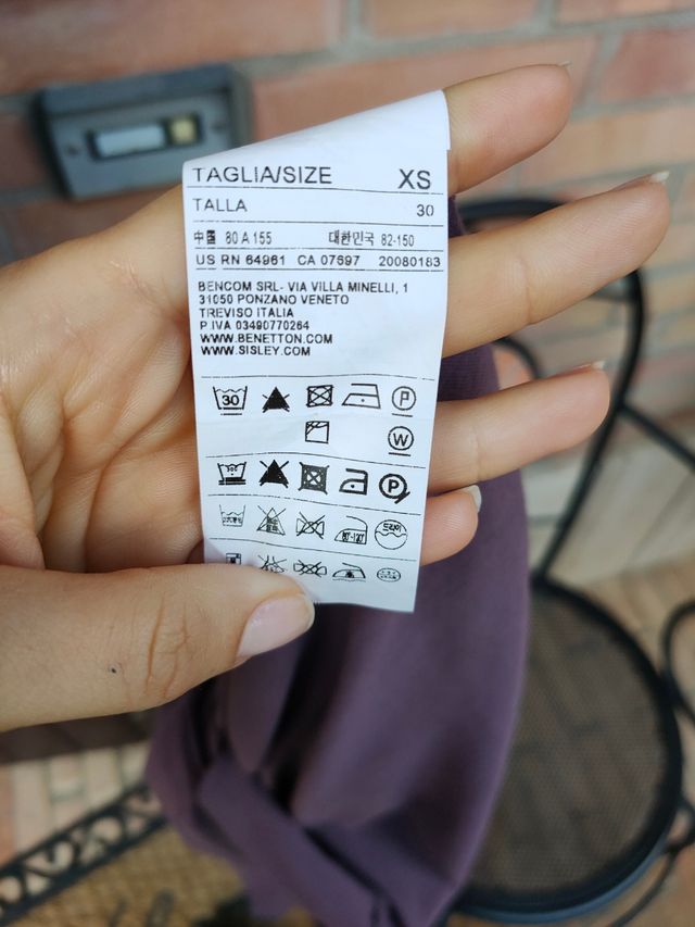 T-shirt della Sisley con volant