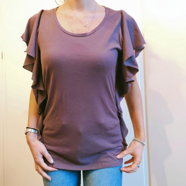 T-shirt della Sisley con volant