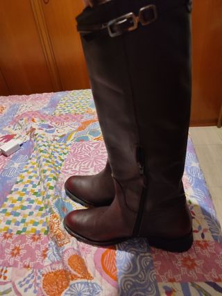 Botas altas mujer de segunda mano por 30 EUR en Córdoba en WALLAPOP
