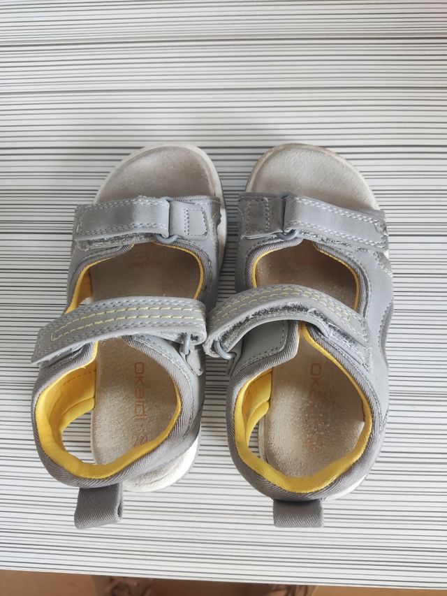 Sandalias marca Okaidi.