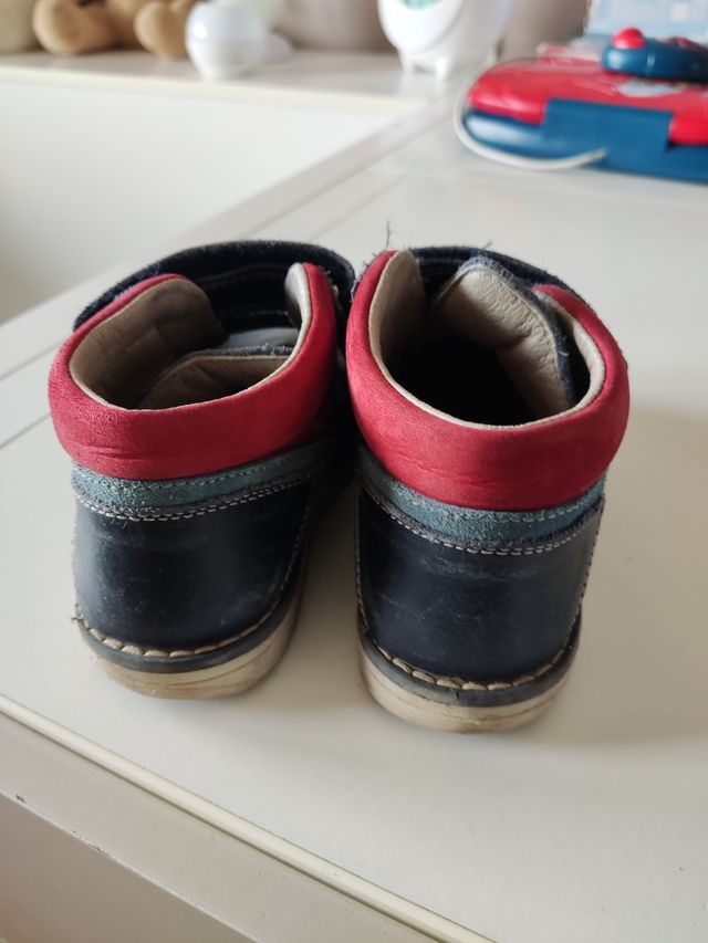 Zapato piel niño .Marca Pablosky.Talla 25.