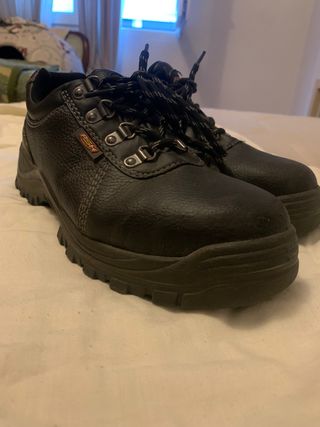 Zapatos de seguridad marca PSH de segunda mano por 20 EUR en Gijón en  WALLAPOP