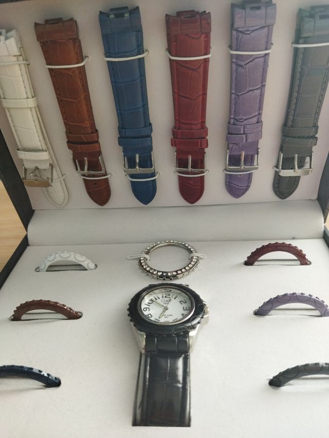 Estuche de reloj con correas y esferas NUEVO