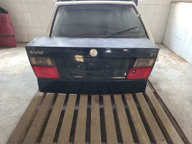 Portón trasero saab 95