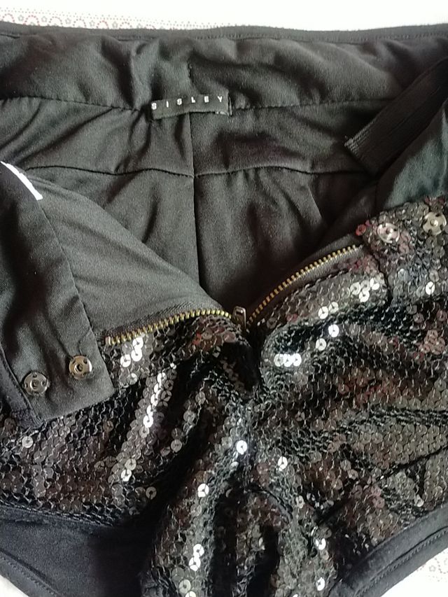Pantaloncini in paillettes SISLEY t32 IN OFFERTA