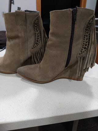 Botines piel cuña Alpe 39 de segunda mano por 29 EUR en Real en WALLAPOP