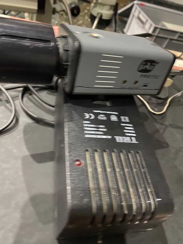 microscopio con iluminador