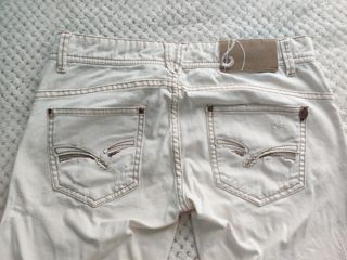 Jeans blancos Stradivarius de segunda mano por 5 EUR en Castelldefels en  WALLAPOP