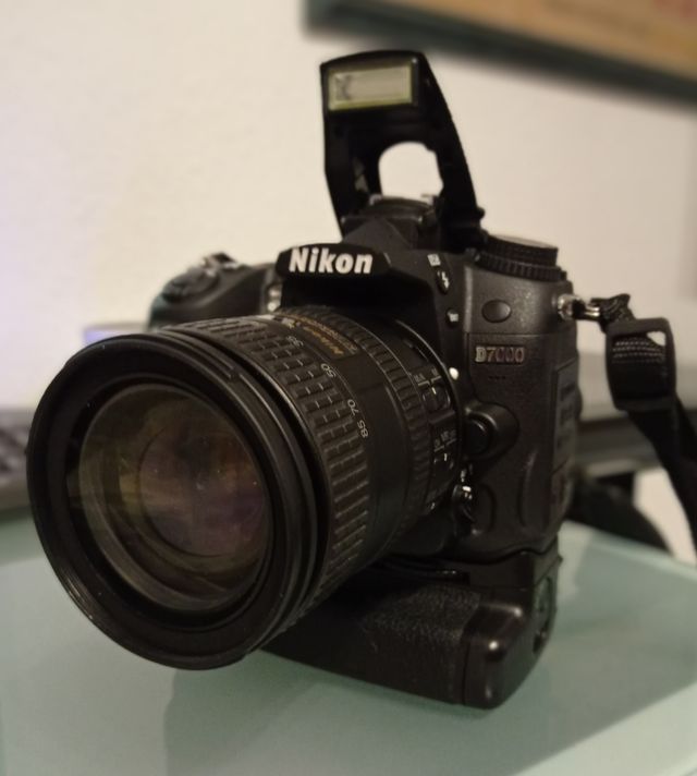 NIKON D7000 