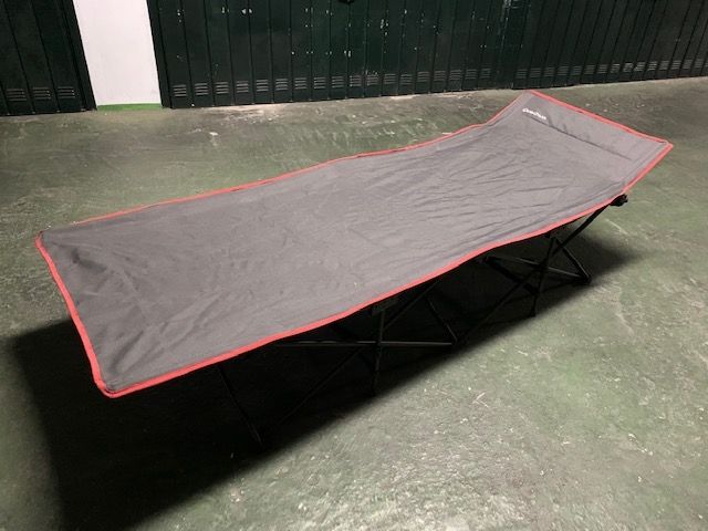 Cama plegable camping montaña