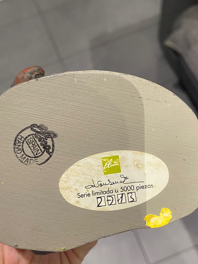 Figuras cerámica Elisa ediciones limitadas.