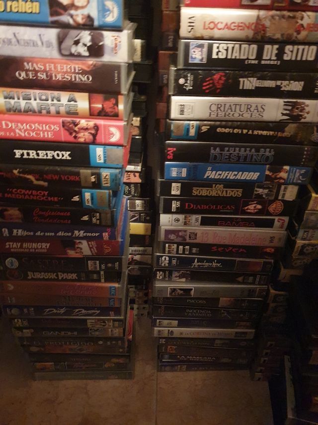 Películas VHS 180€ todo