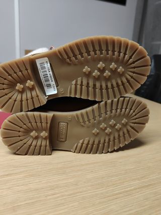 BOTAS NIÑA CORONEL TAPIOCA T 33 de segunda mano por 40 EUR en Madrid en  WALLAPOP