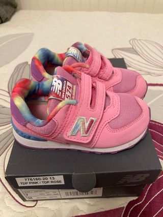 New Balance talla 23,5 de segunda mano por 5 EUR en San Bizenti-Barakaldo  en WALLAPOP