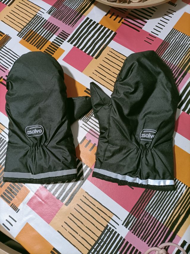 guantes para carro marca ASALVO