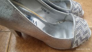 Zapatos fiesta color plata de segunda mano por 8 EUR en Cartagena en  WALLAPOP
