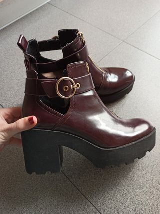 Botines Stradivarius granates de segunda mano en WALLAPOP