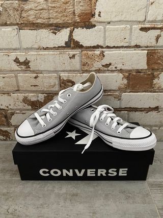 converse grises bajas