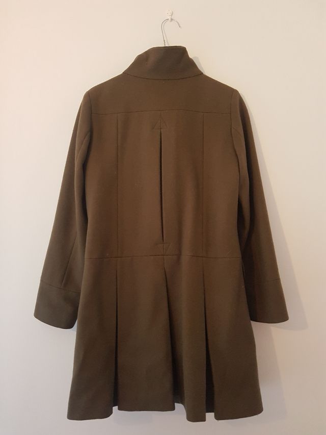 Abrigo color caqui