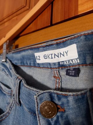 Pantalón vaquero hombre nuevo Kiabi 42 de segunda mano por 4 EUR en Toledo  en WALLAPOP