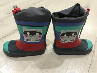 Botas de agua, paraguas y chubasqueros para niños de Tuc tuc - Mamidecora