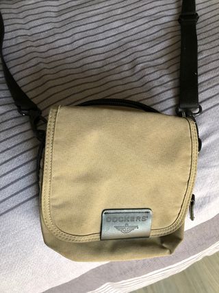 Bolso bandolera Dockers de segunda mano por 10 EUR en Molins de Rei en  WALLAPOP
