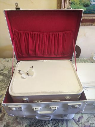 59€ Cada una.MALETAS ANTIGUAS RESTAURADAS de segunda mano por 59 EUR en  Getafe en WALLAPOP
