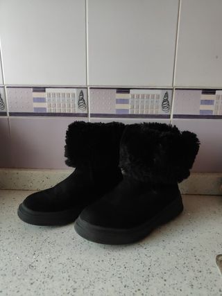 BOTAS PELO ZARA T 33 de segunda mano por 18 EUR en Madrid en WALLAPOP