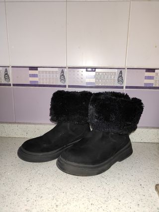 BOTAS PELO ZARA T 33 de segunda mano por 18 EUR en Madrid en WALLAPOP