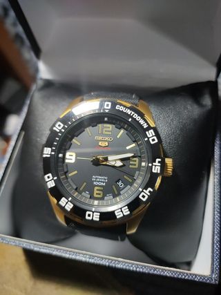 Seiko 5 Sports Automático SRPB86K1 de segunda mano por 195 EUR en Granada  en WALLAPOP