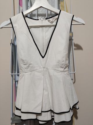 Blusa lazo Zara de segunda mano por 5 EUR en Cuenca en WALLAPOP