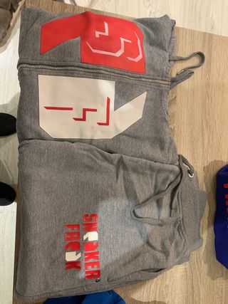 sneaker freak chandal