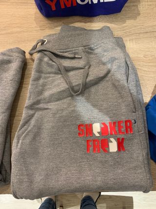 sneaker freak chandal