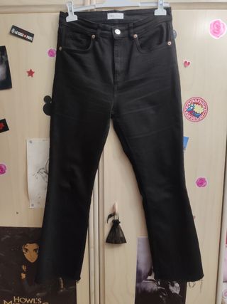 Los 9 pantalones de Zara que mejor quedan a las chicas bajitas porque  alargan la silueta - Foto
