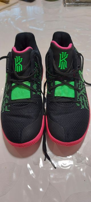 Zapatillas nike basket Kyrie Flytrap II de segunda mano por 60 EUR en  Valladolid en WALLAPOP