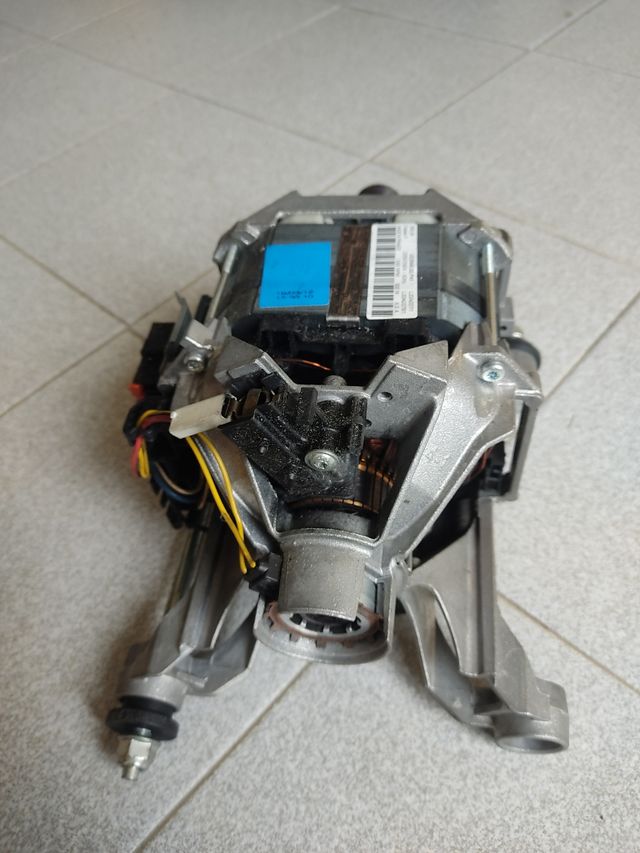 Motore per lavatrice Fagor.