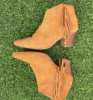 Botines piel Mango 41 de segunda mano por 10 EUR en Cerdanyola del Vallès  en WALLAPOP