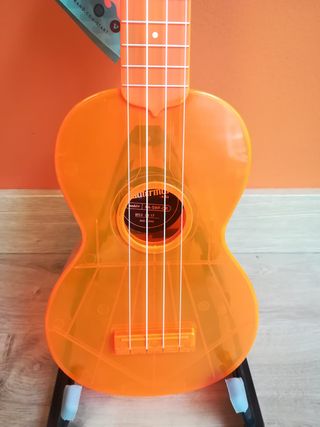 Venta al por mayor Byla 23 pulgadas transparente ukelele 3 colores  impermeable estructura integrada con accesorios instrumento musical al aire  libre|Ukelele| - AliExpress