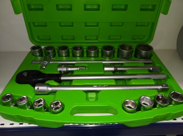 ESTUCHE DE HERRAMIENTAS LLAVES DE VASO JBM