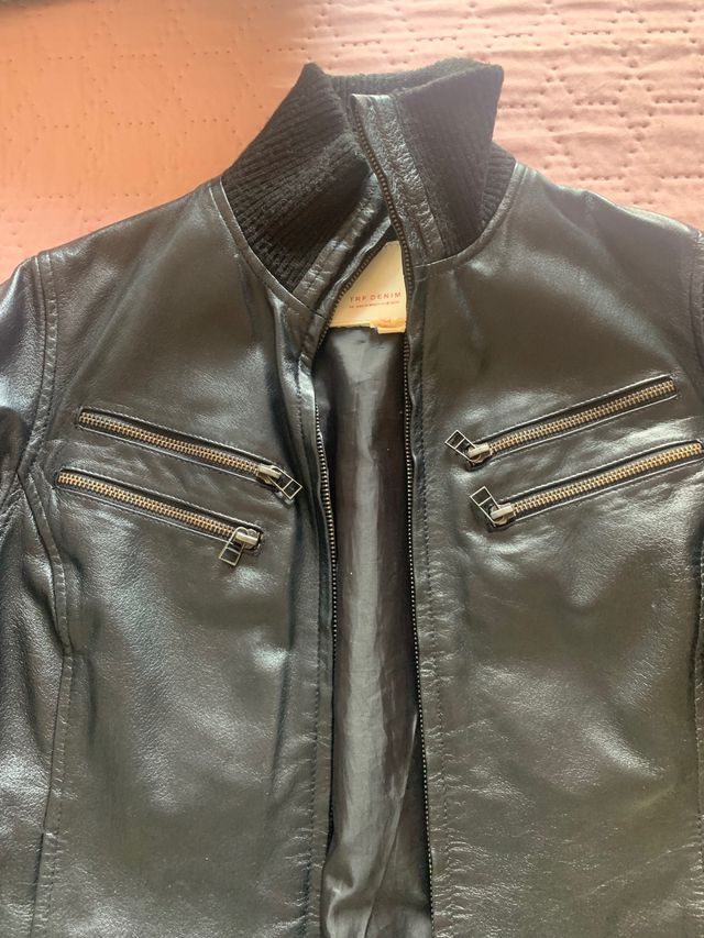 Cazadora chica piel negro