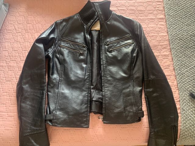 Cazadora chica piel negro