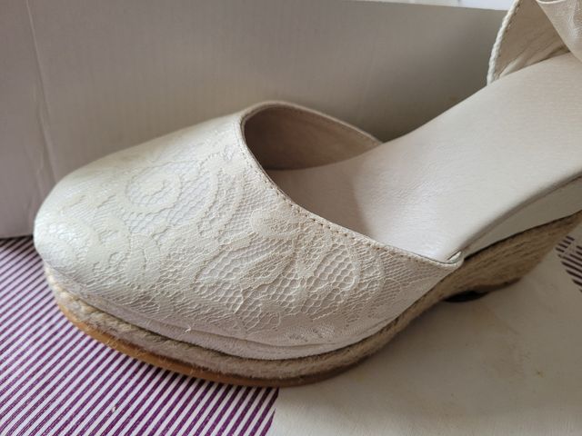 cuñas blancas de fiesta