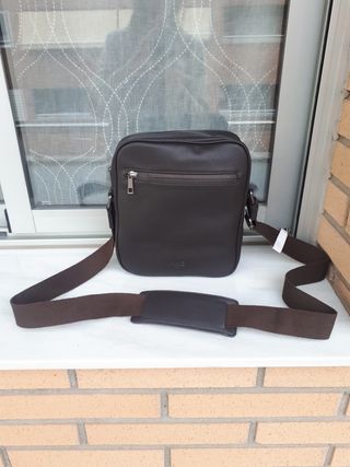 Bolso bandolera hombre MANGO NUEVO de segunda mano por 20 EUR en Sant Boi  de Llobregat en WALLAPOP