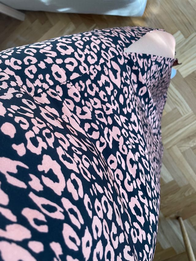 Falda estampado leopardo con apertura